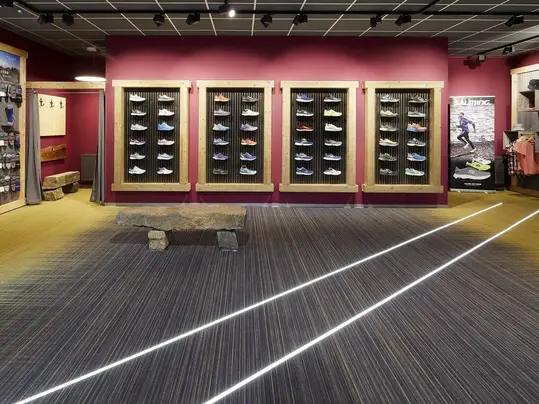 Revêtement de sol boutique parcours client magasin | Forbo Flooring Systems